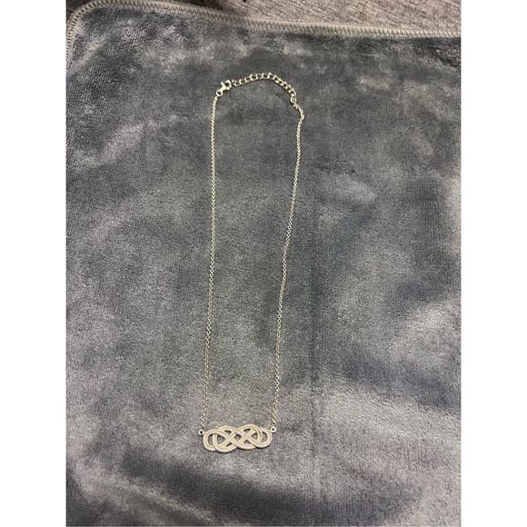 CELTIC KNOT STERLING SILVER 925 NECKLACE - Picture 6 of 6